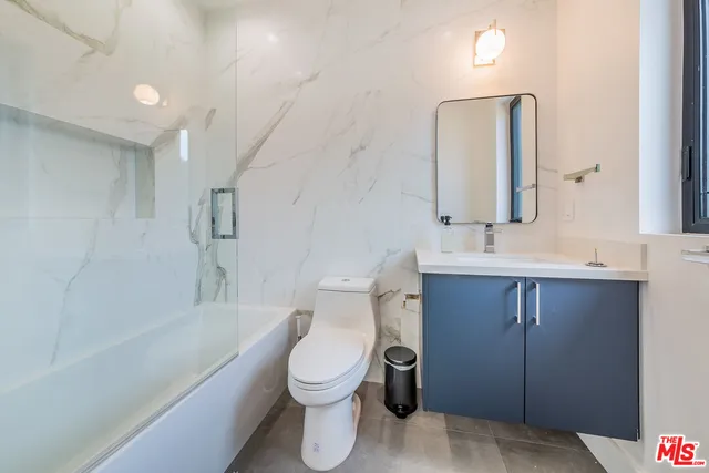 $4,500,000 | 3932 Glencoe Avenue, Venice, CA 90291