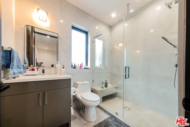 $4,500,000 | 3932 Glencoe Avenue, Venice, CA 90291