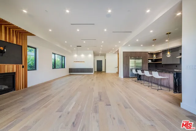 $4,500,000 | 3932 Glencoe Avenue, Venice, CA 90291