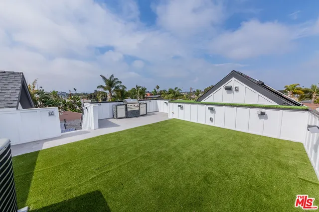 $4,500,000 | 3932 Glencoe Avenue, Venice, CA 90291