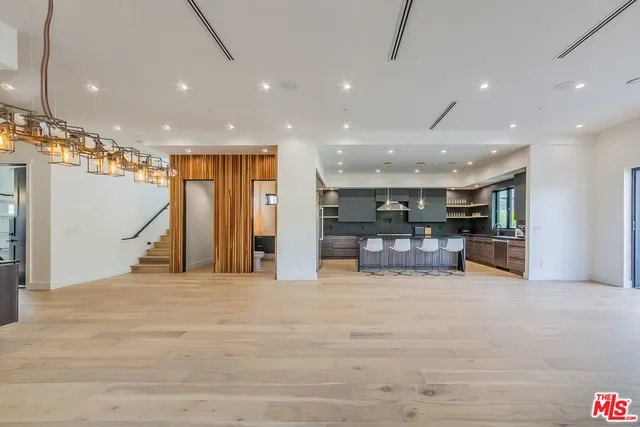 $4,500,000 | 3932 Glencoe Avenue, Venice, CA 90291