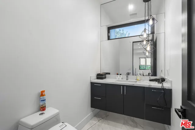 $4,500,000 | 3932 Glencoe Avenue, Venice, CA 90291