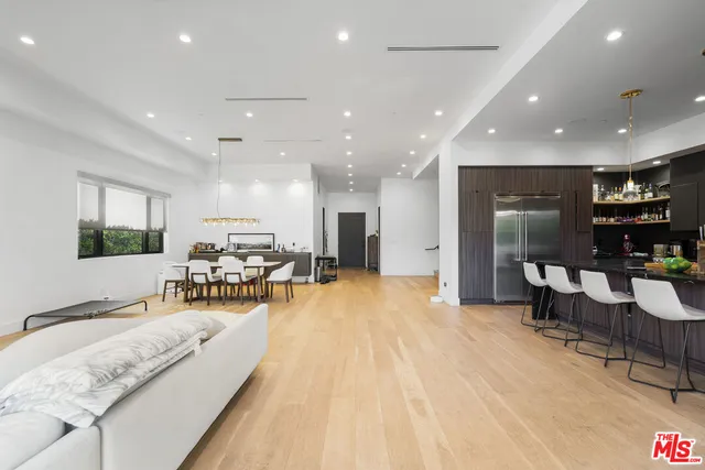 $4,500,000 | 3932 Glencoe Avenue, Venice, CA 90291