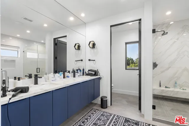 $4,500,000 | 3932 Glencoe Avenue, Venice, CA 90291