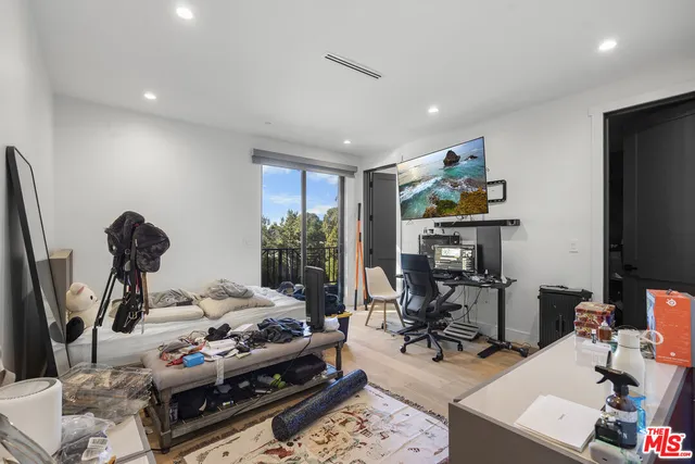 $4,500,000 | 3932 Glencoe Avenue, Venice, CA 90291