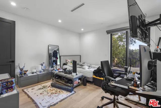 $4,500,000 | 3932 Glencoe Avenue, Venice, CA 90291