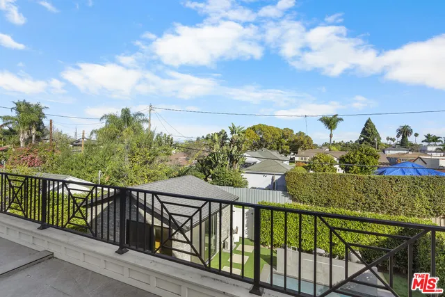 $4,500,000 | 3932 Glencoe Avenue, Venice, CA 90291