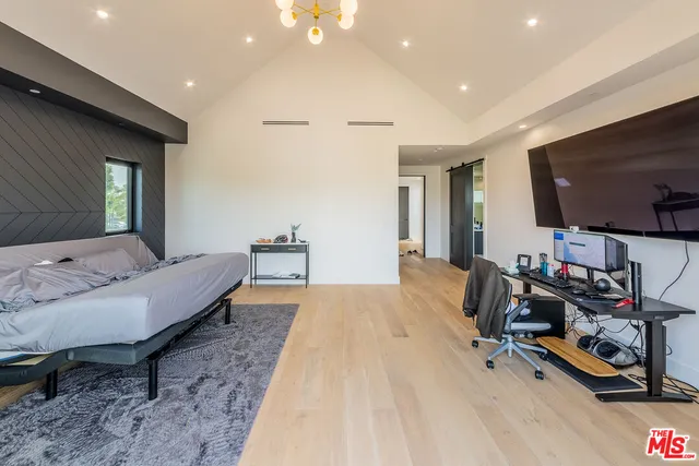 $4,500,000 | 3932 Glencoe Avenue, Venice, CA 90291