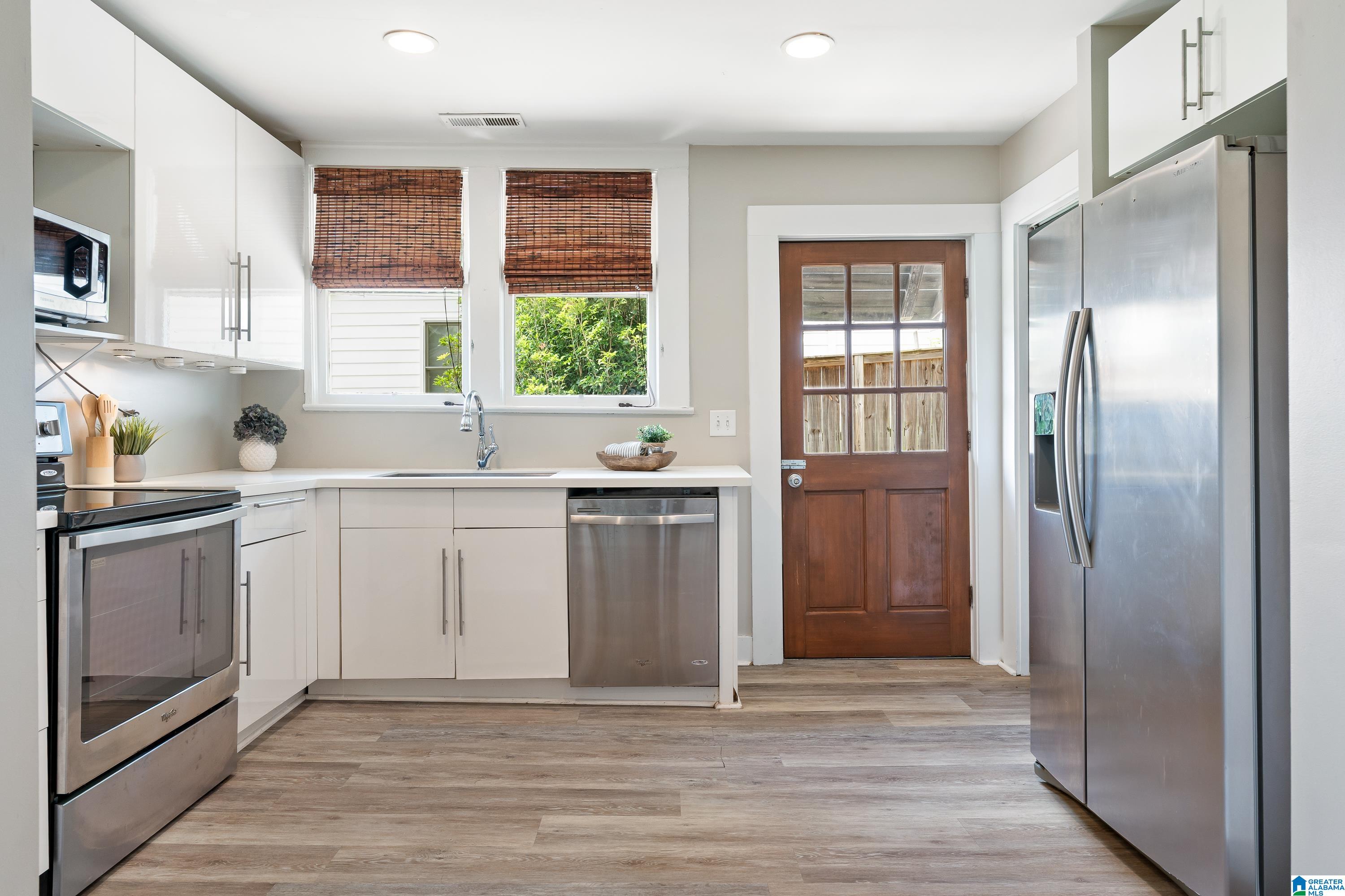 1214 Irving Road Birmingham, AL 35209 - Photo 7 of 31