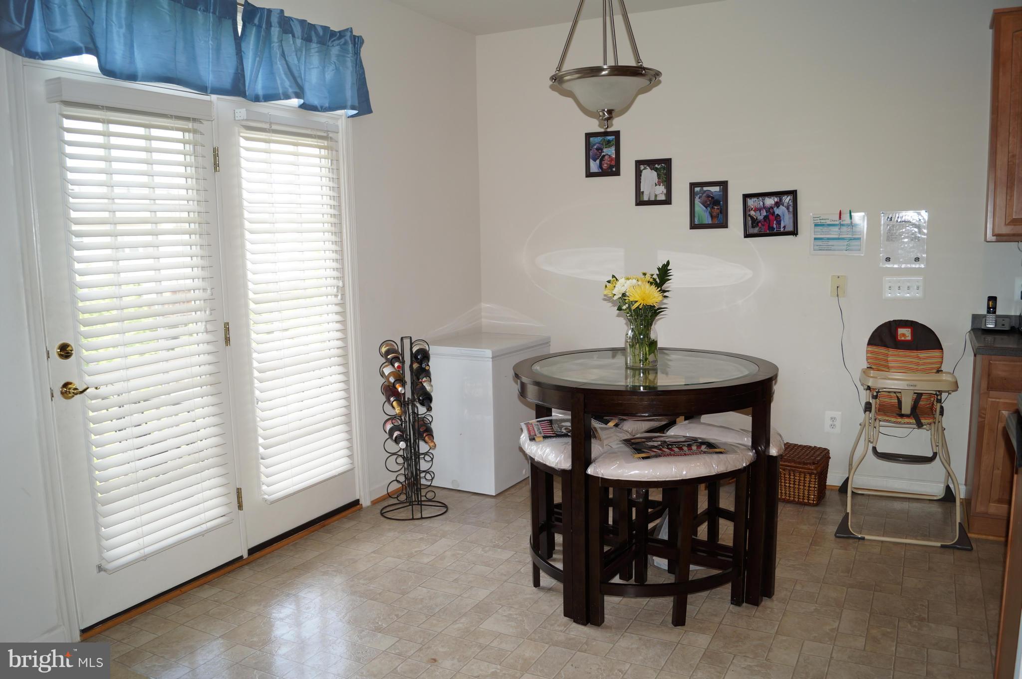 41802 Inspiration Terrace, Unit 8F Aldie, VA 20105 - Photo 17 of 30 Eat-in Kitchen