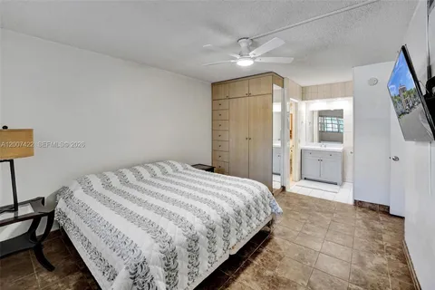 $229,900 | 455 Paradise Isle Boulevard, Unit 104, Hallandale Beach, FL 33009