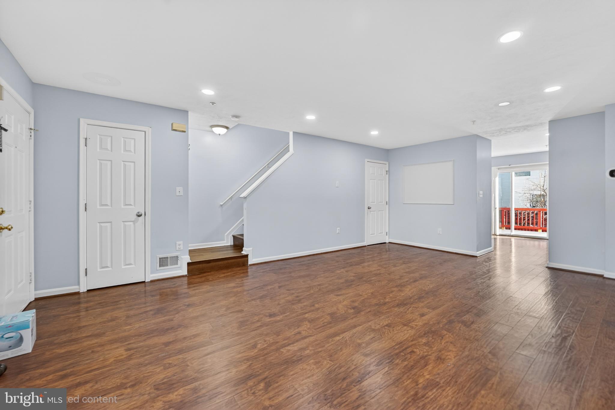 7127 Natures Road Columbia, MD 21046 - Photo 5 of 31 Living room