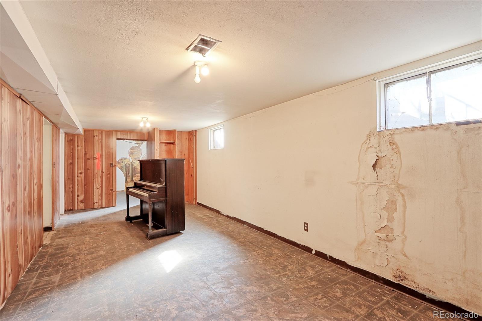 1041 Bronco Road Denver, CO 80221 - Photo 12 of 16 Gallery Image 12