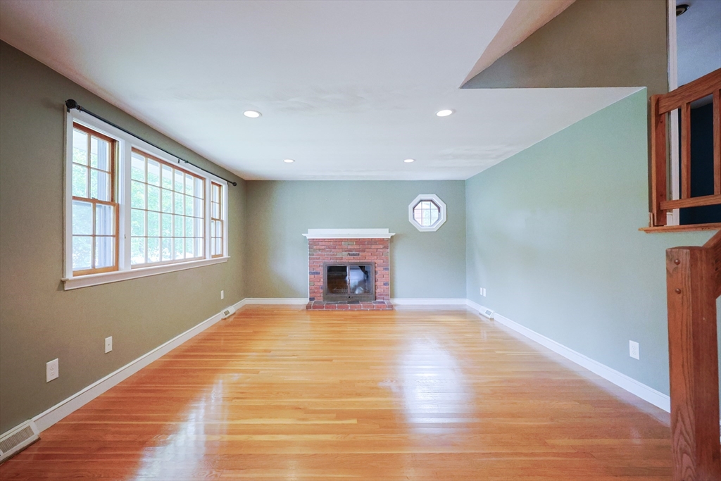 24 Fraser Road Stoughton, MA 02072 - Photo 11 of 35 Gallery Image 11