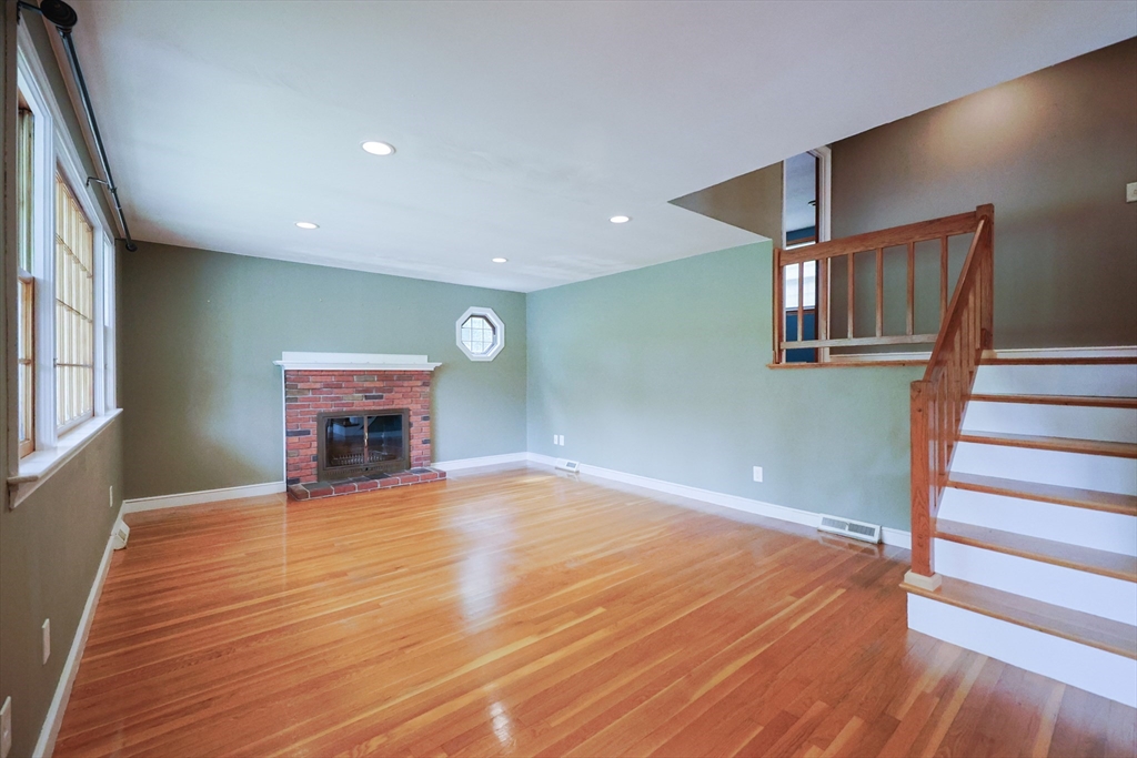 24 Fraser Road Stoughton, MA 02072 - Photo 12 of 35 Gallery Image 12