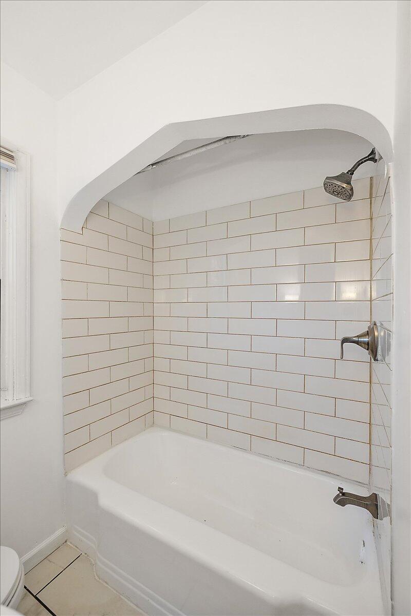 19001 Rolandale Street Grosse Pointe, MI 48236 - Photo 23 of 41 30-19001 Rolandale-30