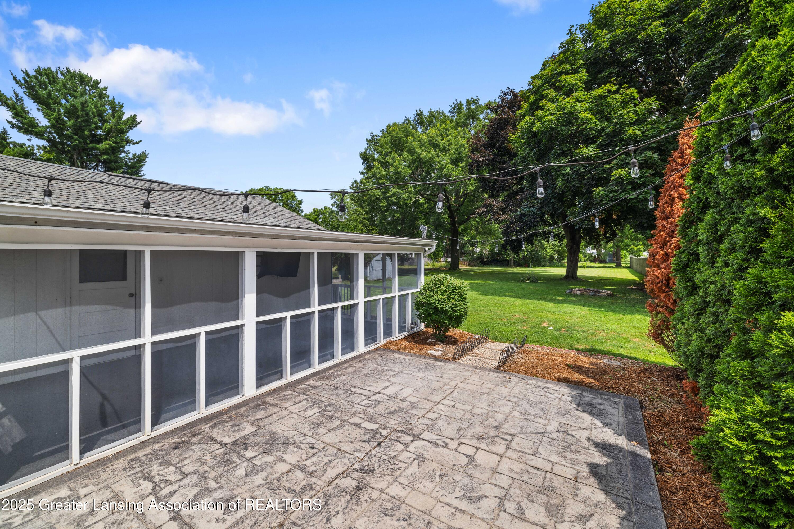 605 Clement Road Lansing, MI 48917 - Photo 7 of 51 AKP-21 (4)