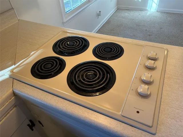 a close up view of a washer and dryer