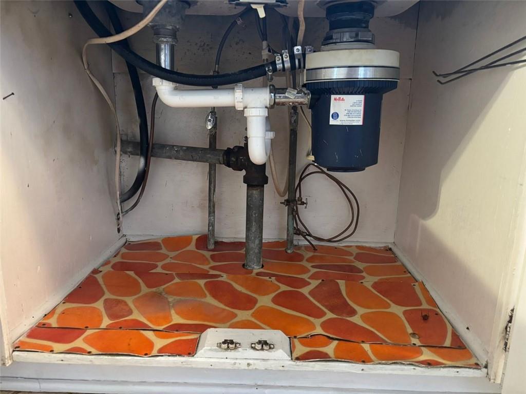 814 Shannon Circle Northeast Rome, GA 30161 - Photo 18 of 47 a room with gym equipment