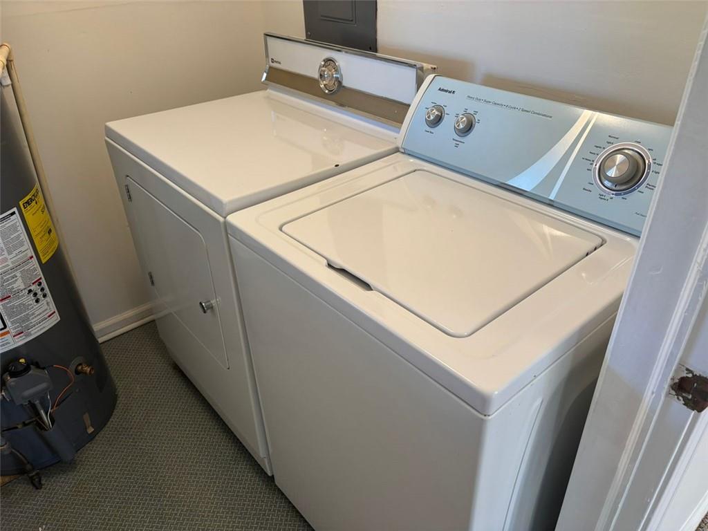 814 Shannon Circle Northeast Rome, GA 30161 - Photo 10 of 47 a utility room with dryer and washer