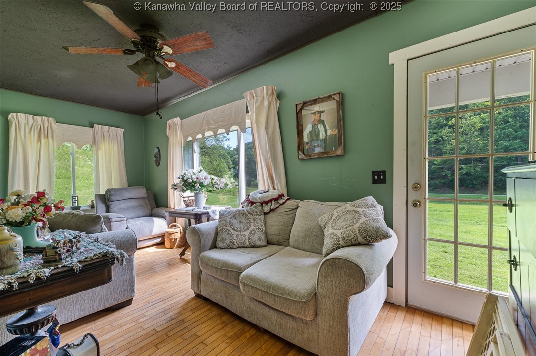 1070 Maple Run Road Looneyville, WV 25259 - Photo 19 of 32 Gallery Image 19