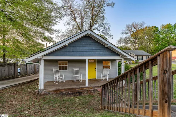 $284,900 | 920 Anderson Road, Greenville, SC 29601