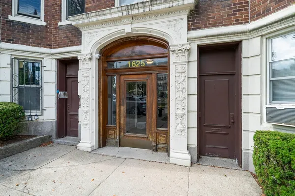 $399,000 | 1625 Commonwealth Avenue, Unit 18, Boston, MA 02135