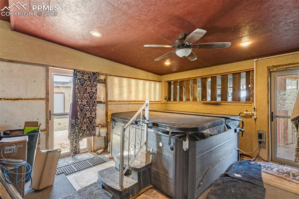 47801 Pheasant Crest Road Avondale, CO 81022 - Photo 19 of 22 a room with musical instruments