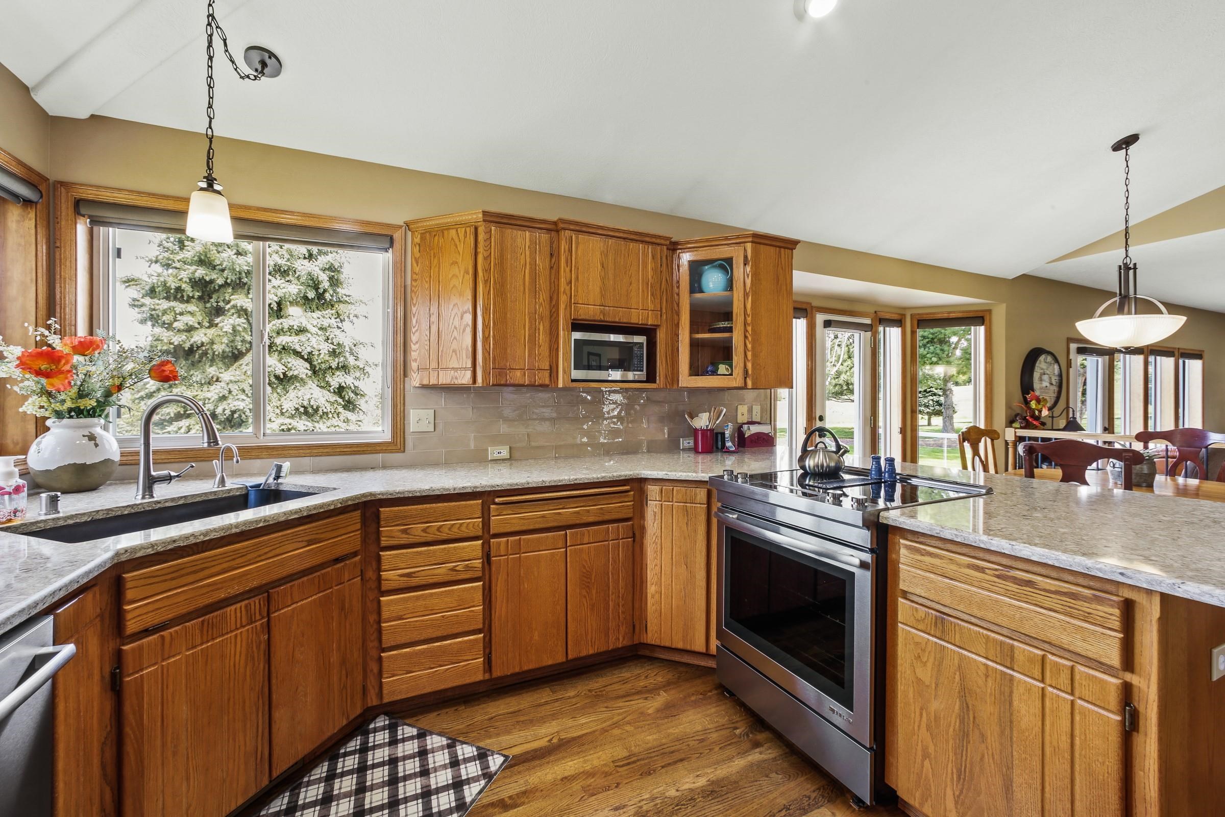 11808 South Baltimore Road Spokane, WA 99223 - Photo 8 of 38 Gallery Image 8
