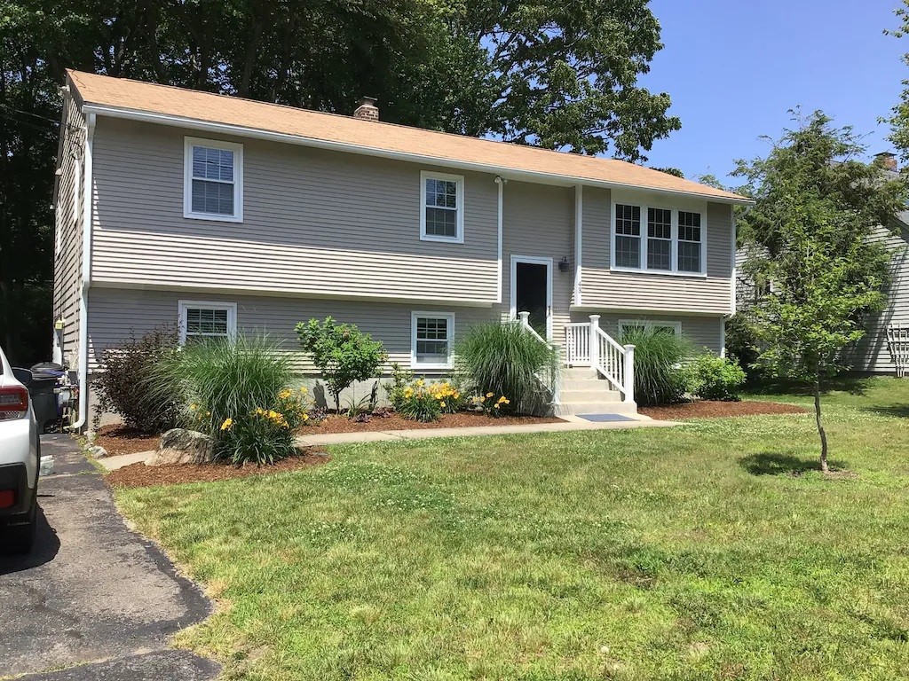 43 Wanda Street Narragansett, RI 02882 - Photo 1 of 14