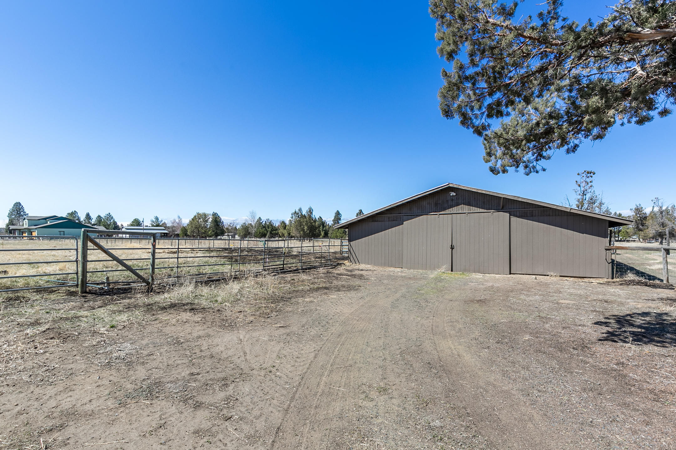19876 Connarn Road Bend, OR 97703 - Photo 26 of 34 2021_04_08_19876_connarn-1