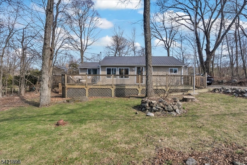 128 Birch Road Vernon, NJ 07422 - Photo 2 of 41