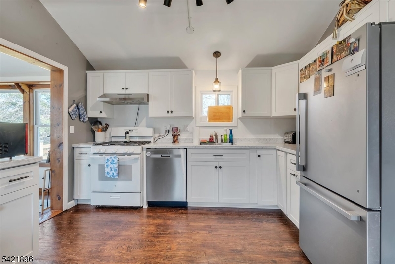 128 Birch Road Vernon, NJ 07422 - Photo 8 of 41