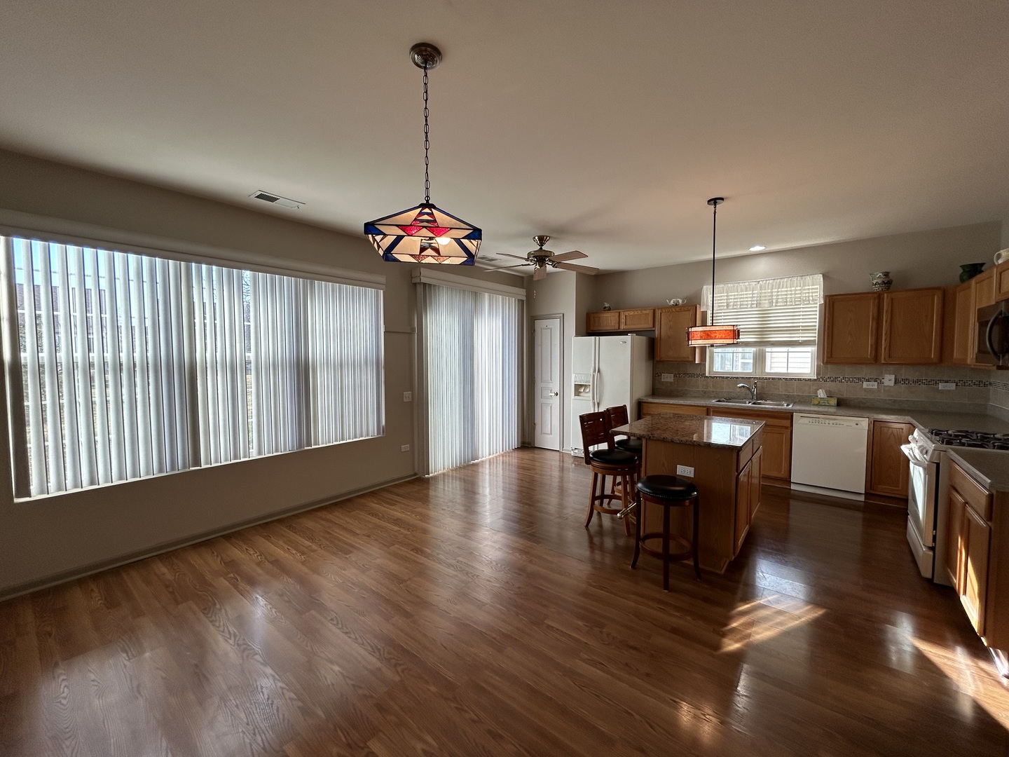 2515 Rolling Ridge Elgin, IL 60124 - Photo 8 of 17 Gallery Image 8