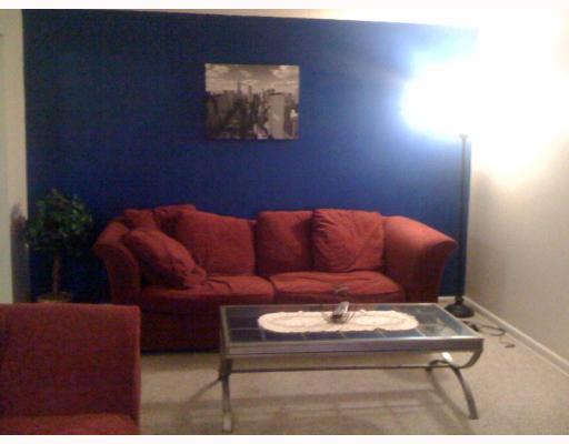 4080 Post Road, Unit 6 Warwick, RI 02886 - Photo 3 of 5 Living Room.