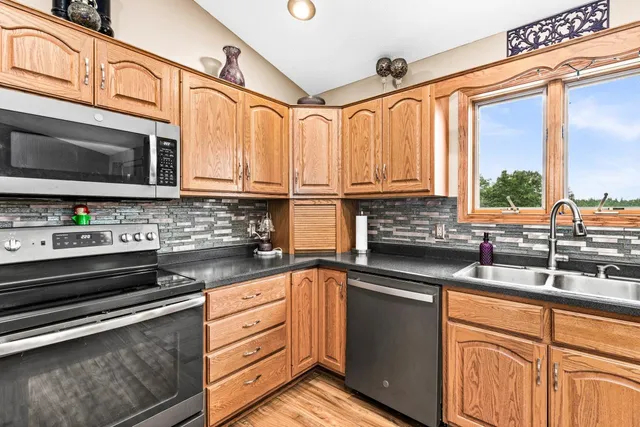 $490,000 | 2074 County Road 61, Carlton, MN 55718