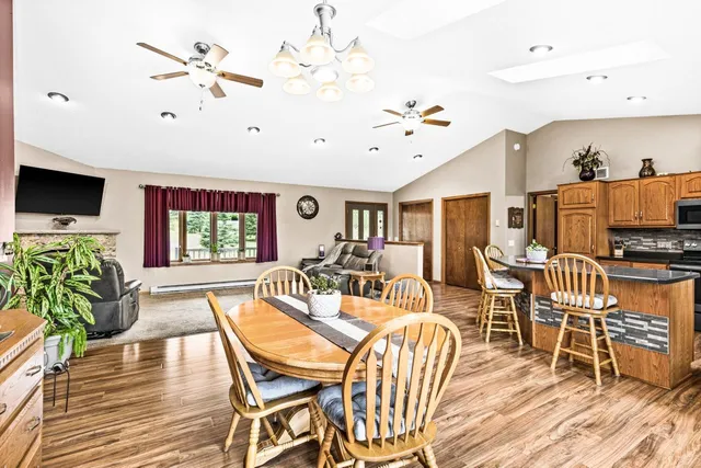 $490,000 | 2074 County Road 61, Carlton, MN 55718