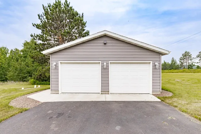 $490,000 | 2074 County Road 61, Carlton, MN 55718