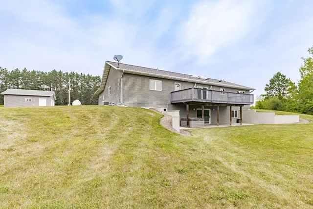 $490,000 | 2074 County Road 61, Carlton, MN 55718