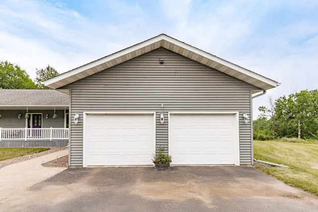 $490,000 | 2074 County Road 61, Carlton, MN 55718