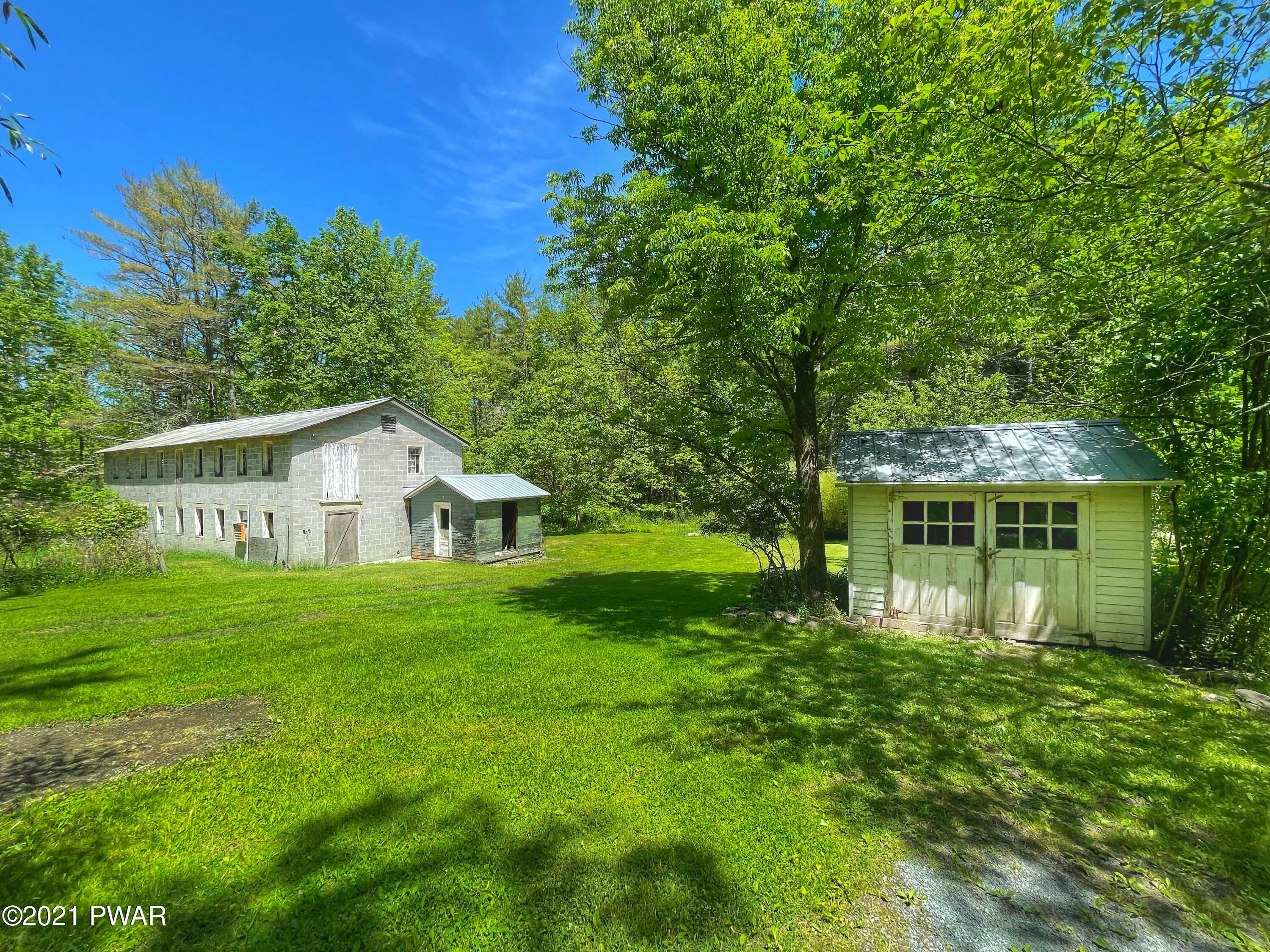 120 Bee Hollow Road Shohola, PA 18458 - Photo 5 of 38