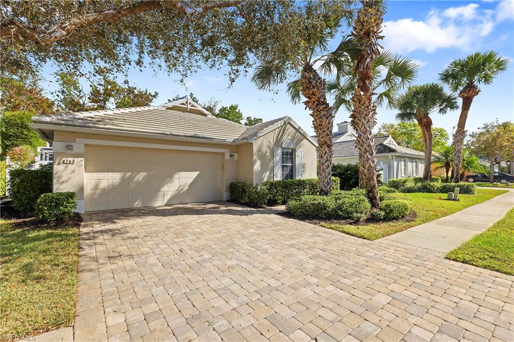 1269 Silverstrand Drive Naples, FL 34110 - Photo 15 of 43