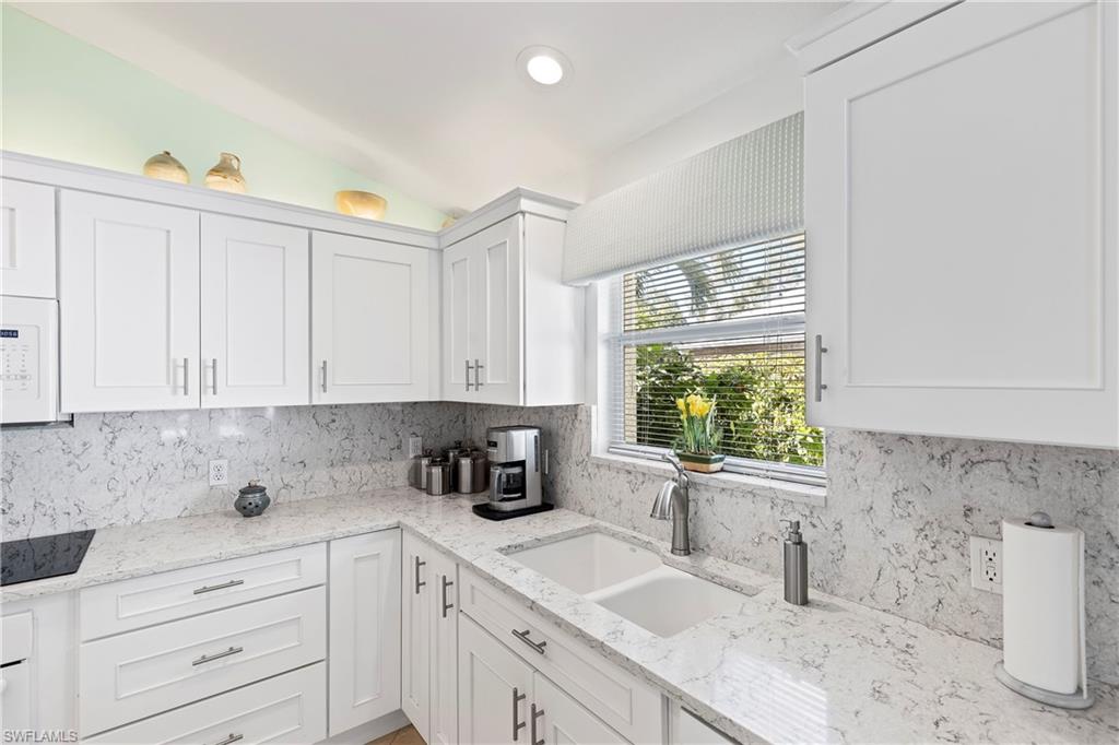 1269 Silverstrand Drive Naples, FL 34110 - Photo 22 of 43