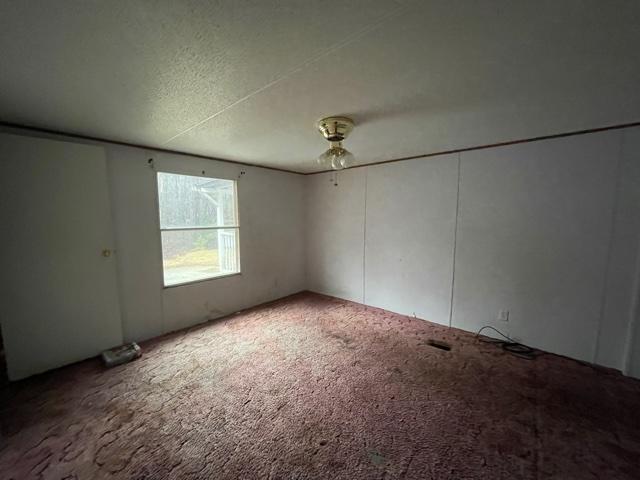 2830 Sha-Al Road Roanoke, VA 24014 - Photo 11 of 17 an empty room with windows and closet