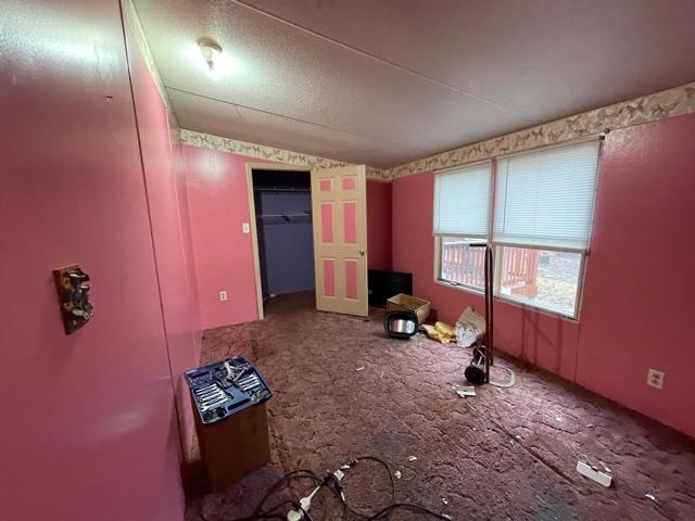 2830 Sha-Al Road Roanoke, VA 24014 - Photo 14 of 17 a living room with furniture and a window