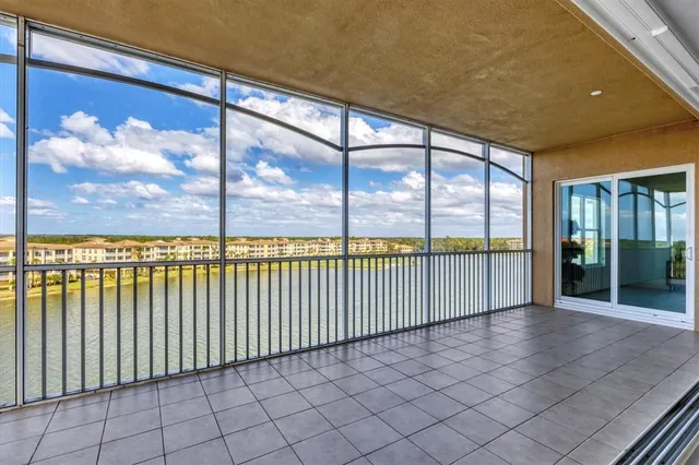 $1,000,000 | 10530 Boardwalk Loop, Unit 601, Bradenton, FL 34202