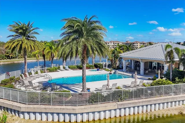 $1,000,000 | 10530 Boardwalk Loop, Unit 601, Bradenton, FL 34202