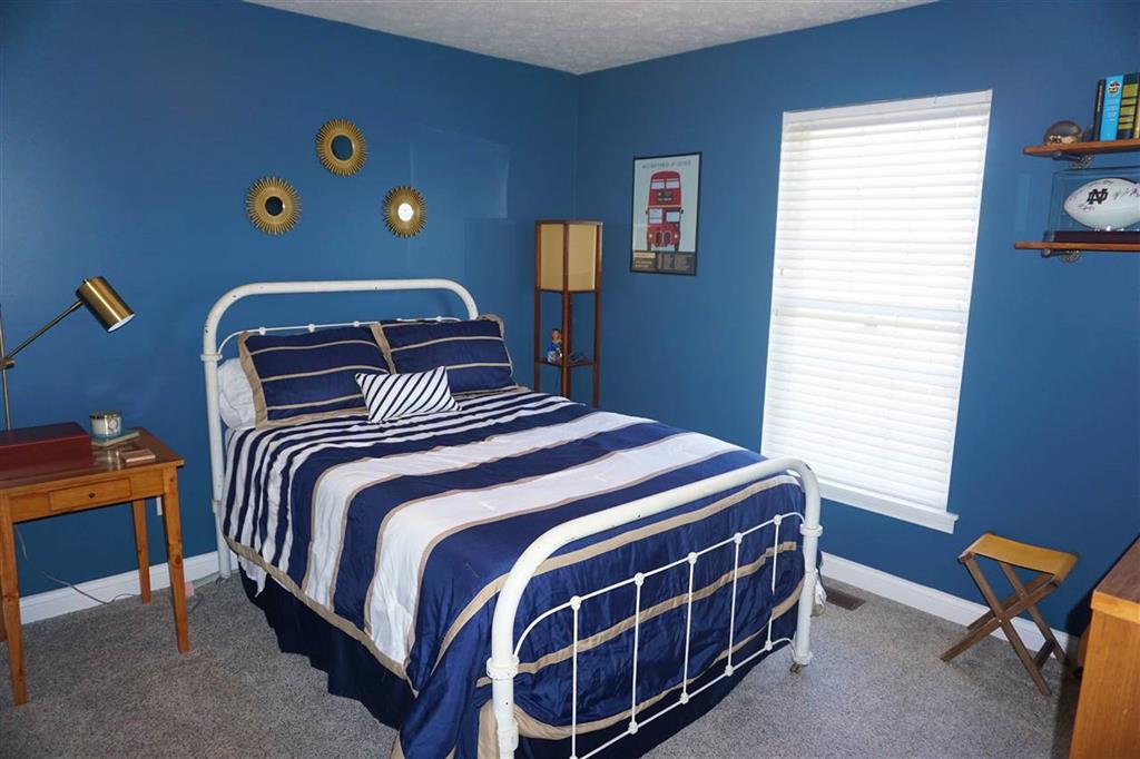 6089 Prairie Stream Way Columbus, IN 47203 - Photo 12 of 33 Gallery Image 12