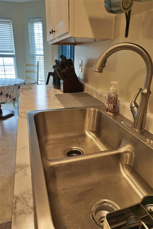 6089 Prairie Stream Way Columbus, IN 47203 - Photo 17 of 33 Gallery Image 17