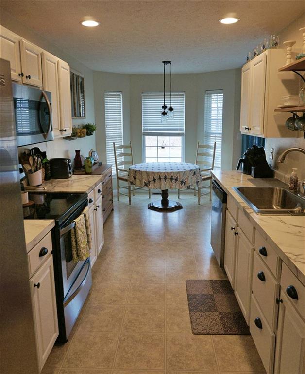 6089 Prairie Stream Way Columbus, IN 47203 - Photo 19 of 33 Gallery Image 19